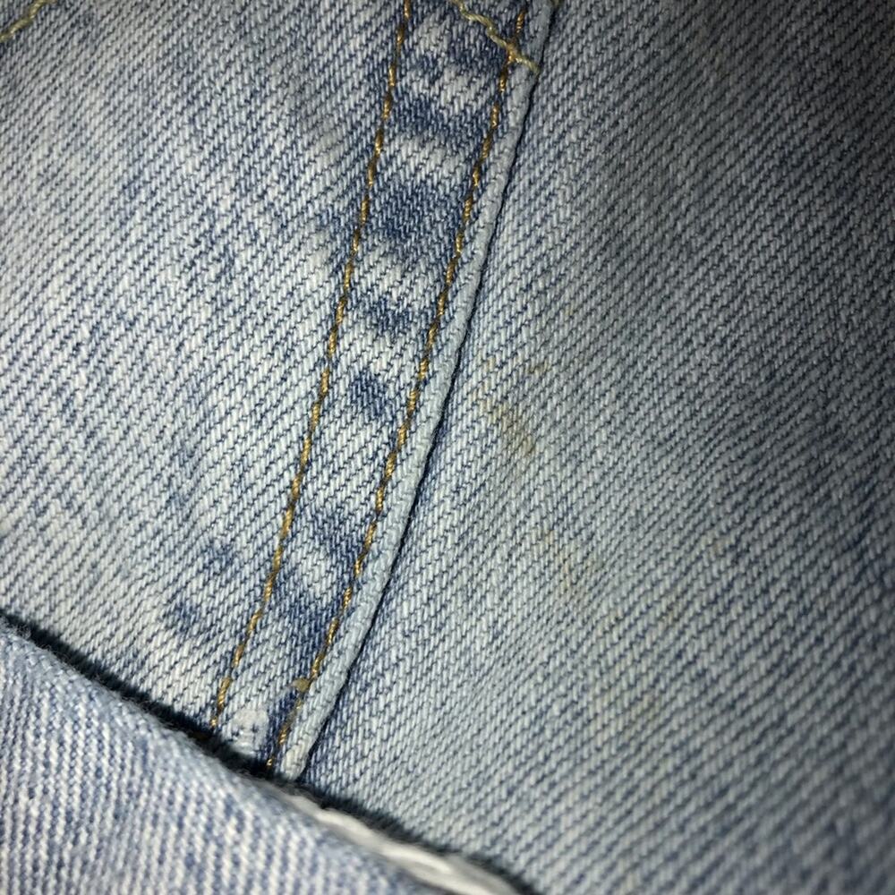 Levi's Distressed Exposed Button Fly Shorts - Picture 6 of 6